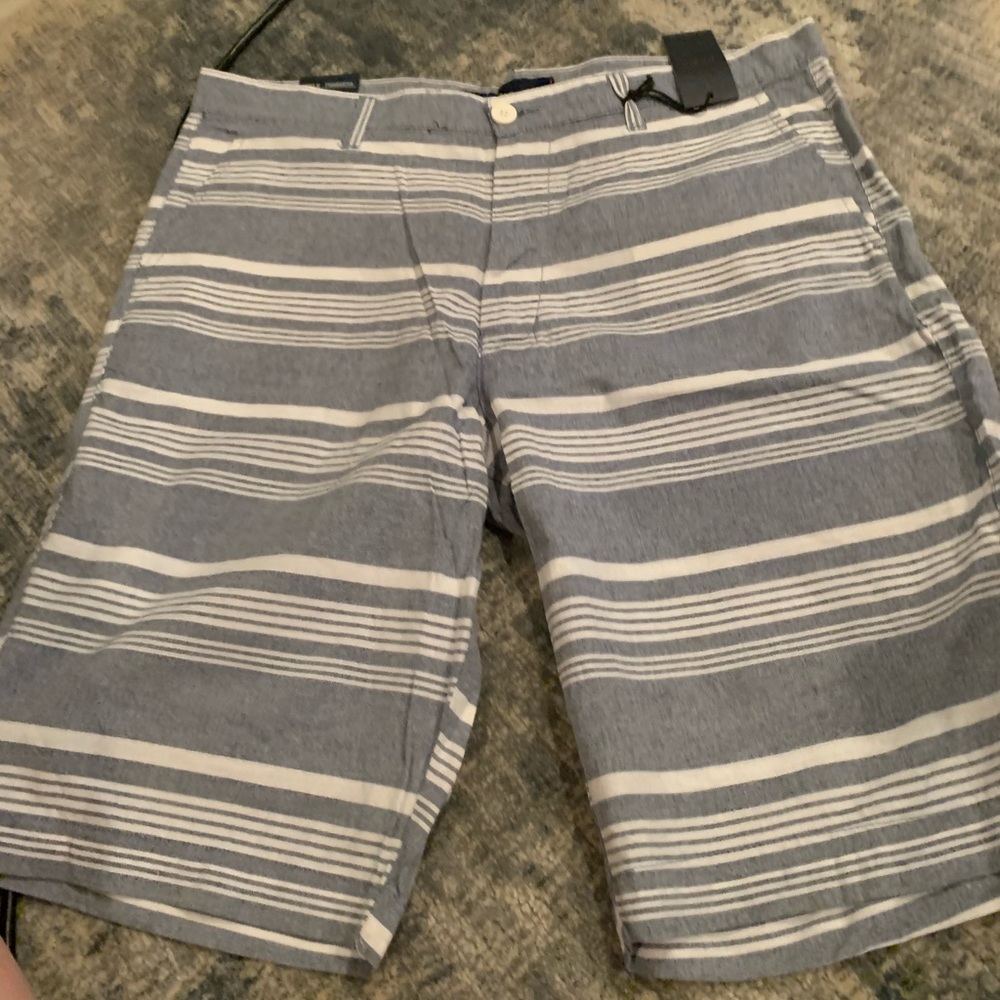 Men’s linen shorts